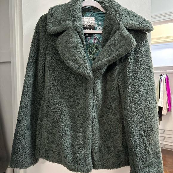 Green teddy jacket - Picture 3 of 5
